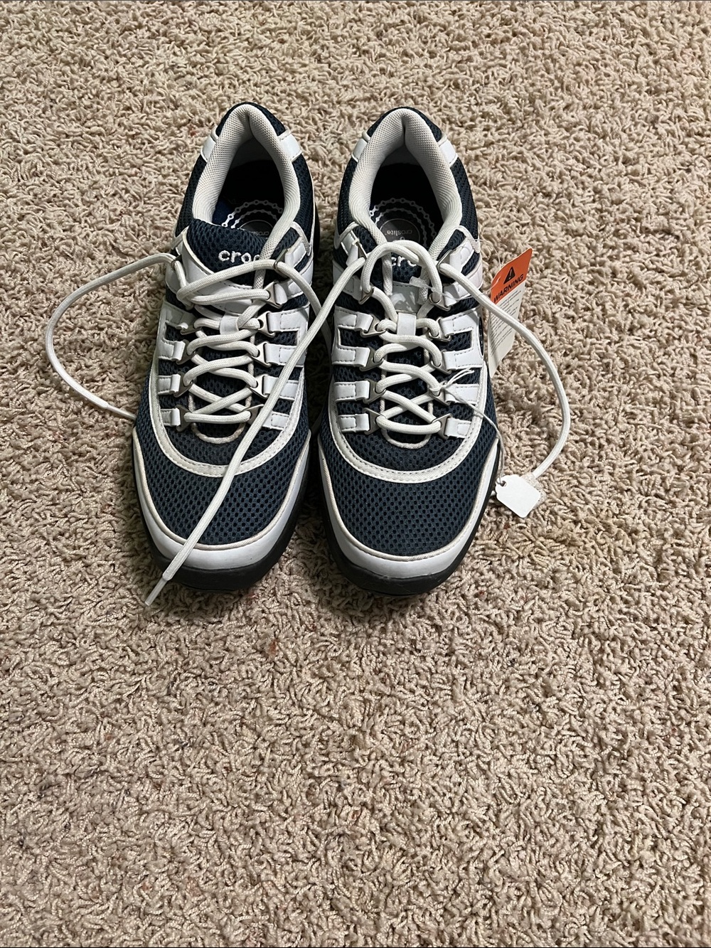 NWT CROCS Men's Navy and White Athletic Lace-Up Golf Shoes Size 8